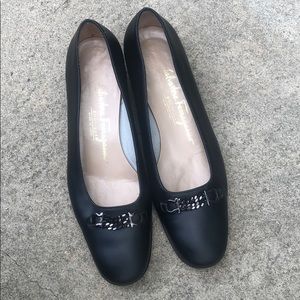 Black heel shoe